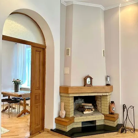 Apartments In The City Center, Near A Theatre, Zlata Plaza Rivne Exterior photo
