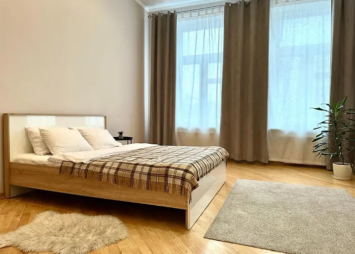 Apartments In The City Center, Near A Theatre, Zlata Plaza