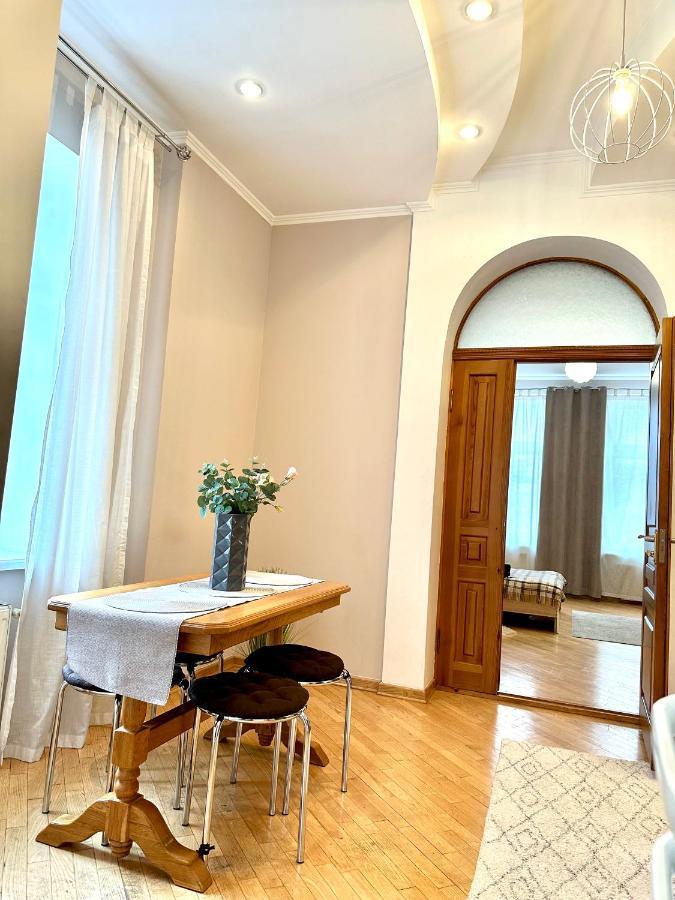 Apartment In The Center, Near A Theatre, Zlata Plaza Rivne