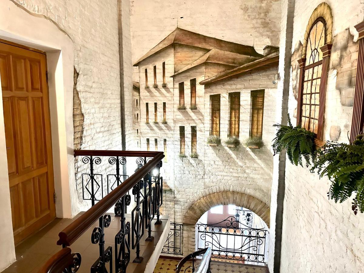 Apartment In The Center, Near A Theatre, Zlata Plaza *